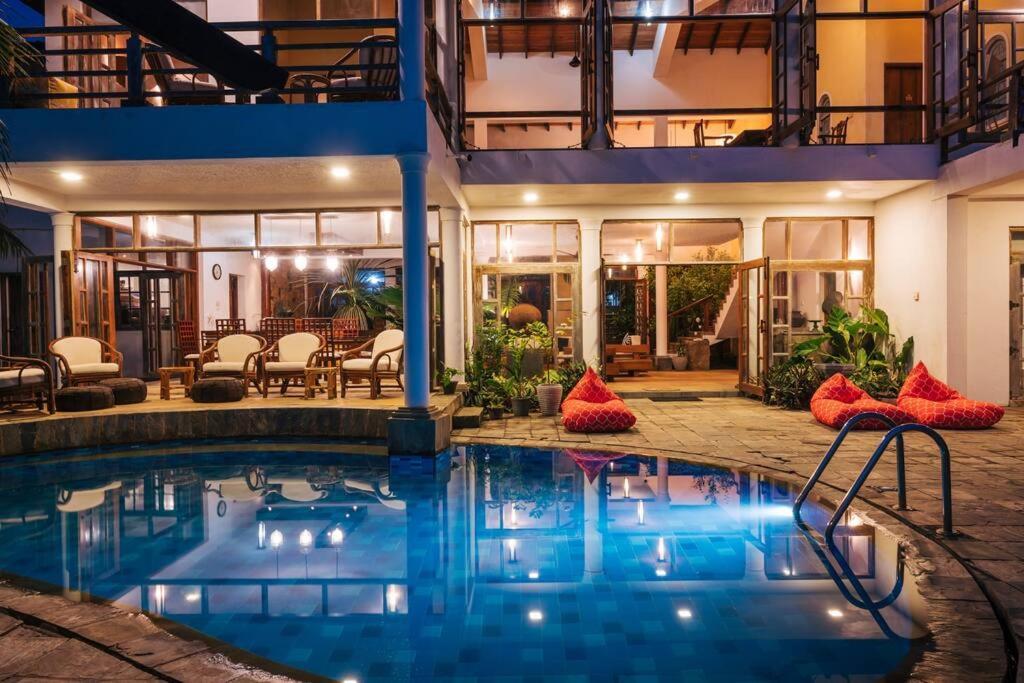 Santi Beach House With Pool & Beach Уелигама Екстериор снимка