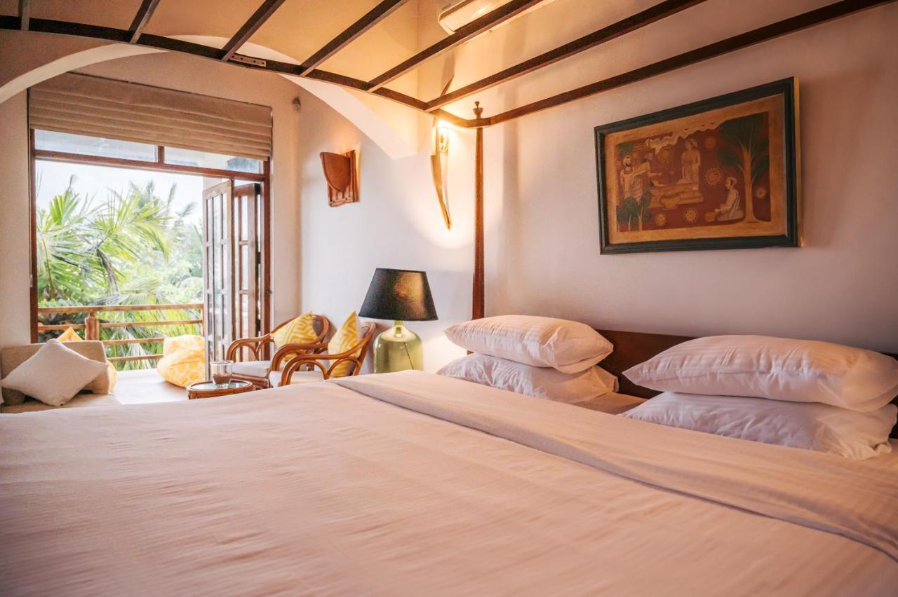 Santi Beach House With Pool & Beach Уелигама Екстериор снимка