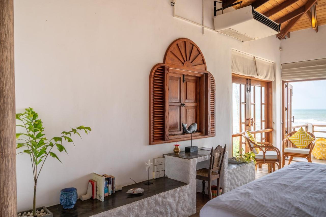 Santi Beach House With Pool & Beach Уелигама Екстериор снимка